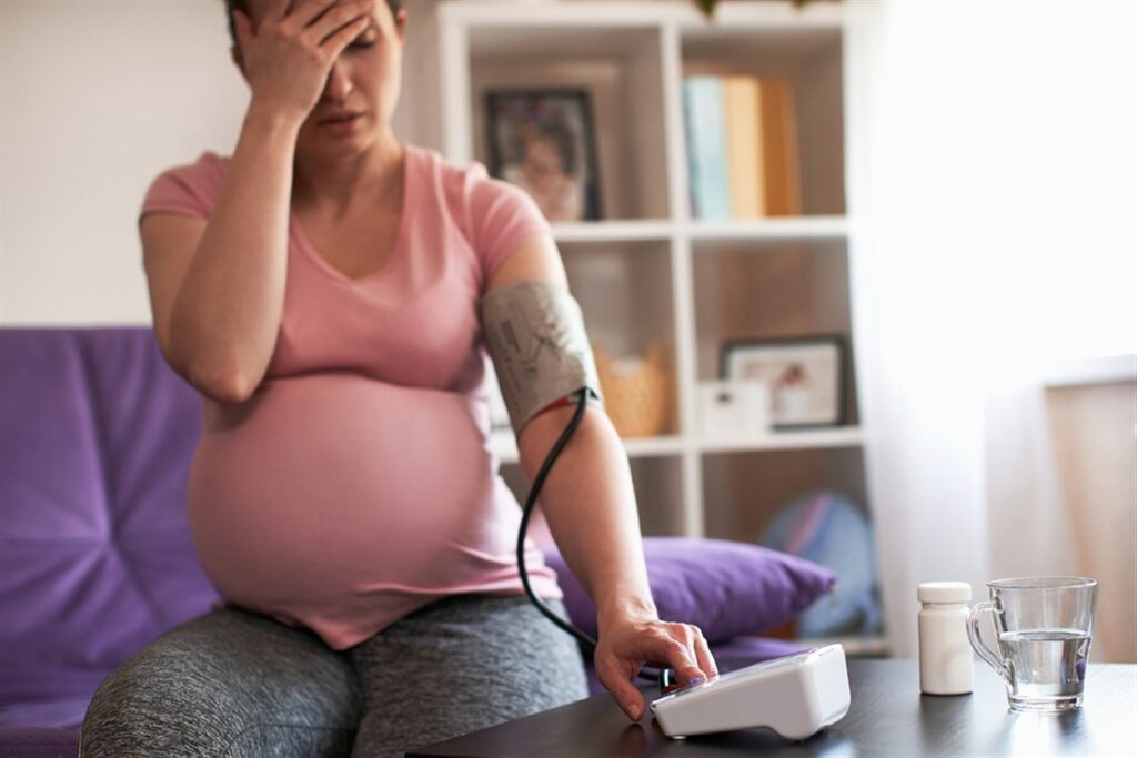 كيف نعالج هبوط الضغط عند الحامل؟