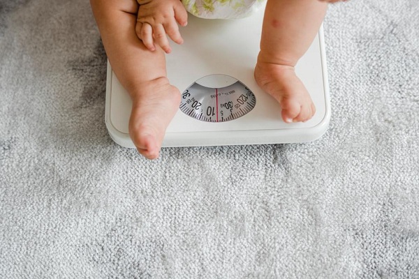 كيفية قياس وزن الطفل بطريقة صحيحة؟